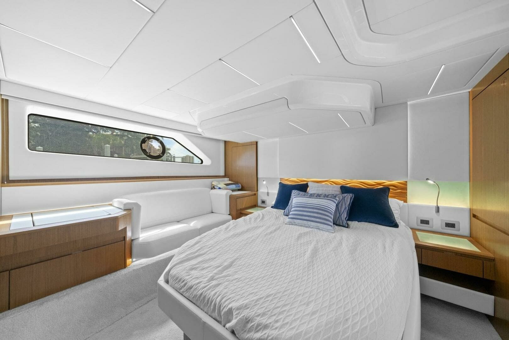 2023 Tiara Yachts EX 60