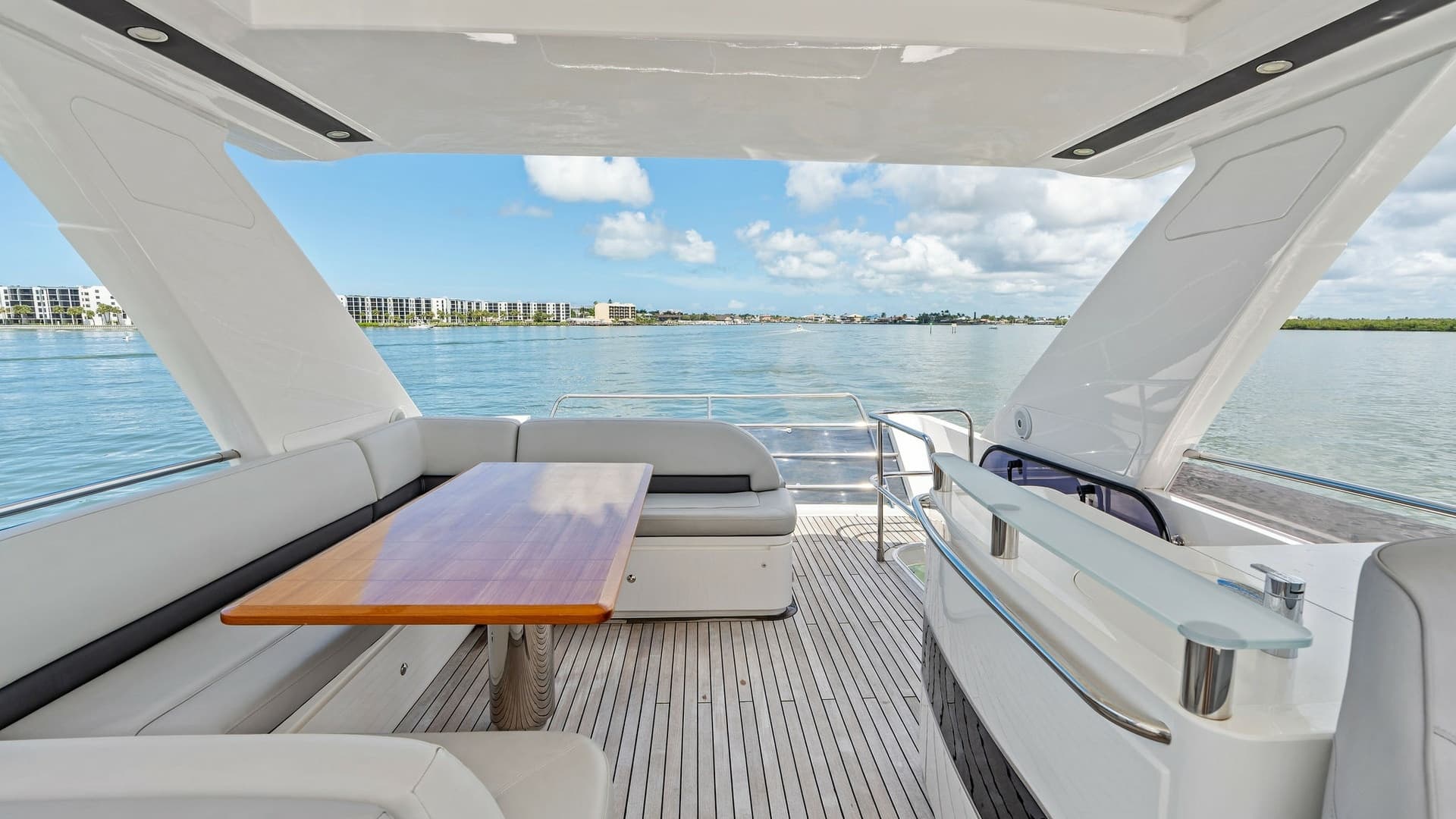 Flybridge Seating and Dining Area
