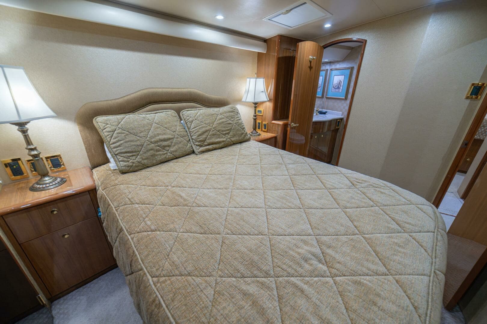 2006 Viking 56 "Scandaloso"