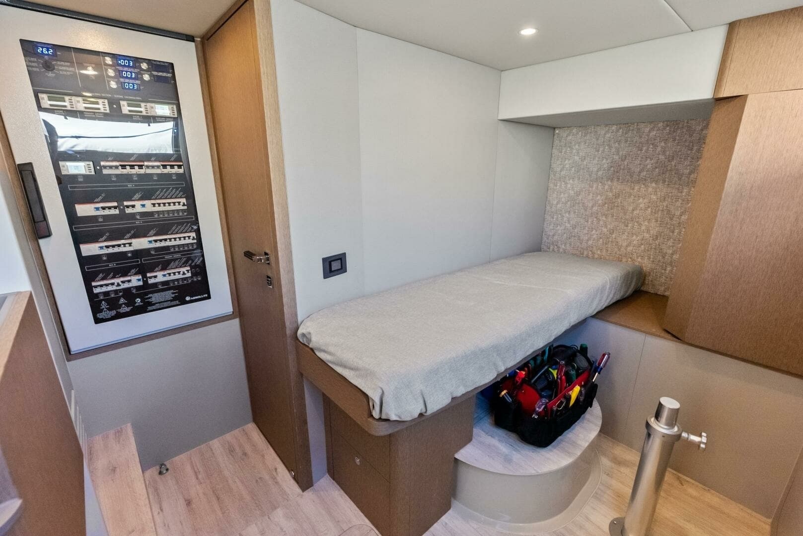 2025 Absolute 75 Navetta
