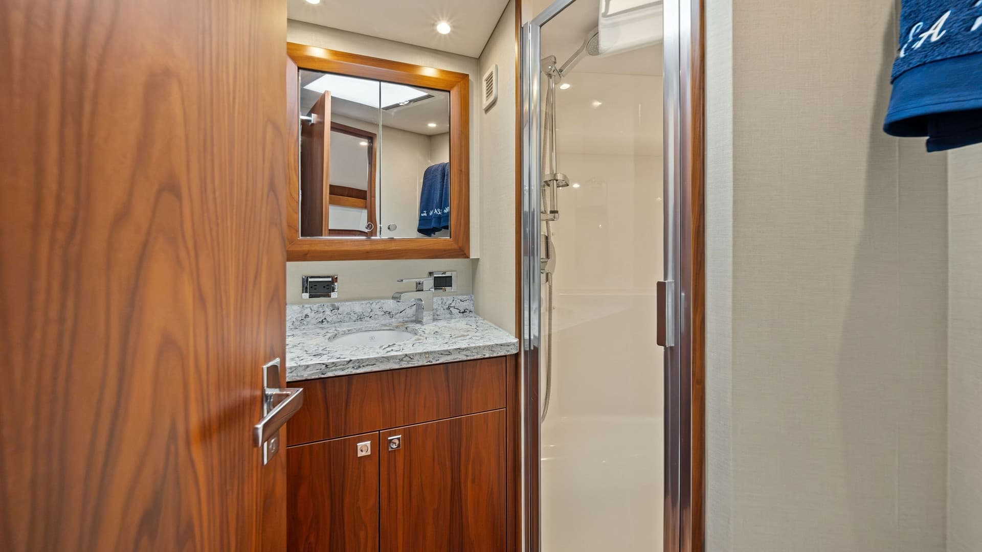 Elegant Ensuite Bathroom