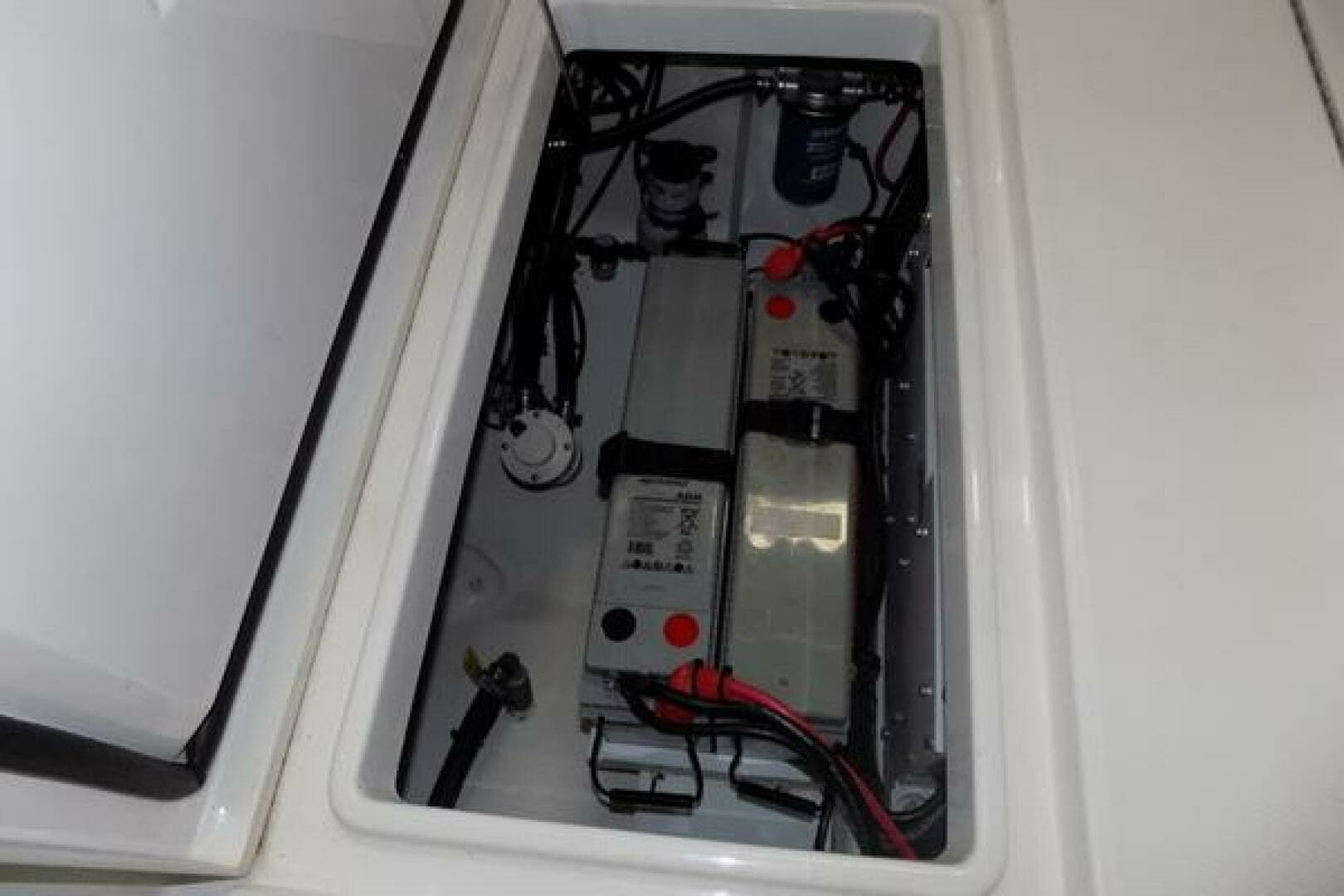 Regulator 34 - WIN PER DAY - Battery Compartment