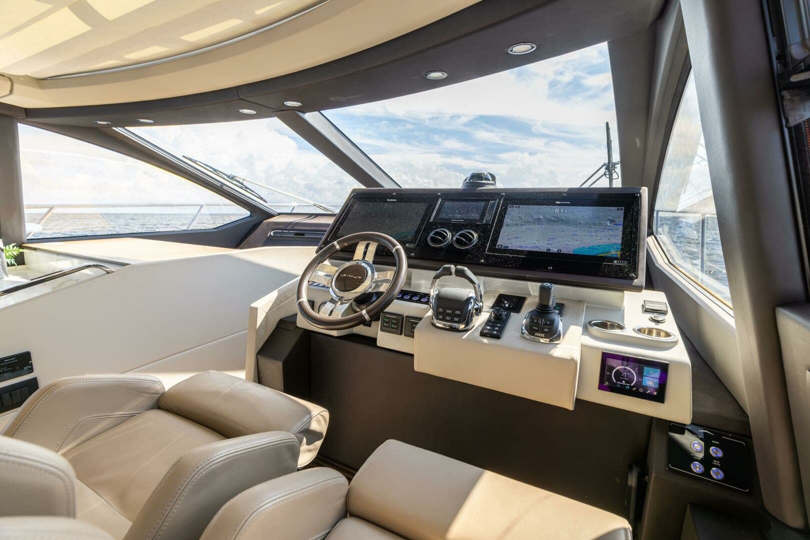 Azimut 60 - Azure - Helm
