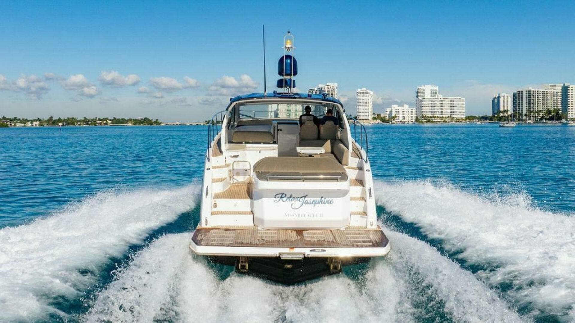 Azimut Atlantis 45 - Relax Josephine - Aft Profile
