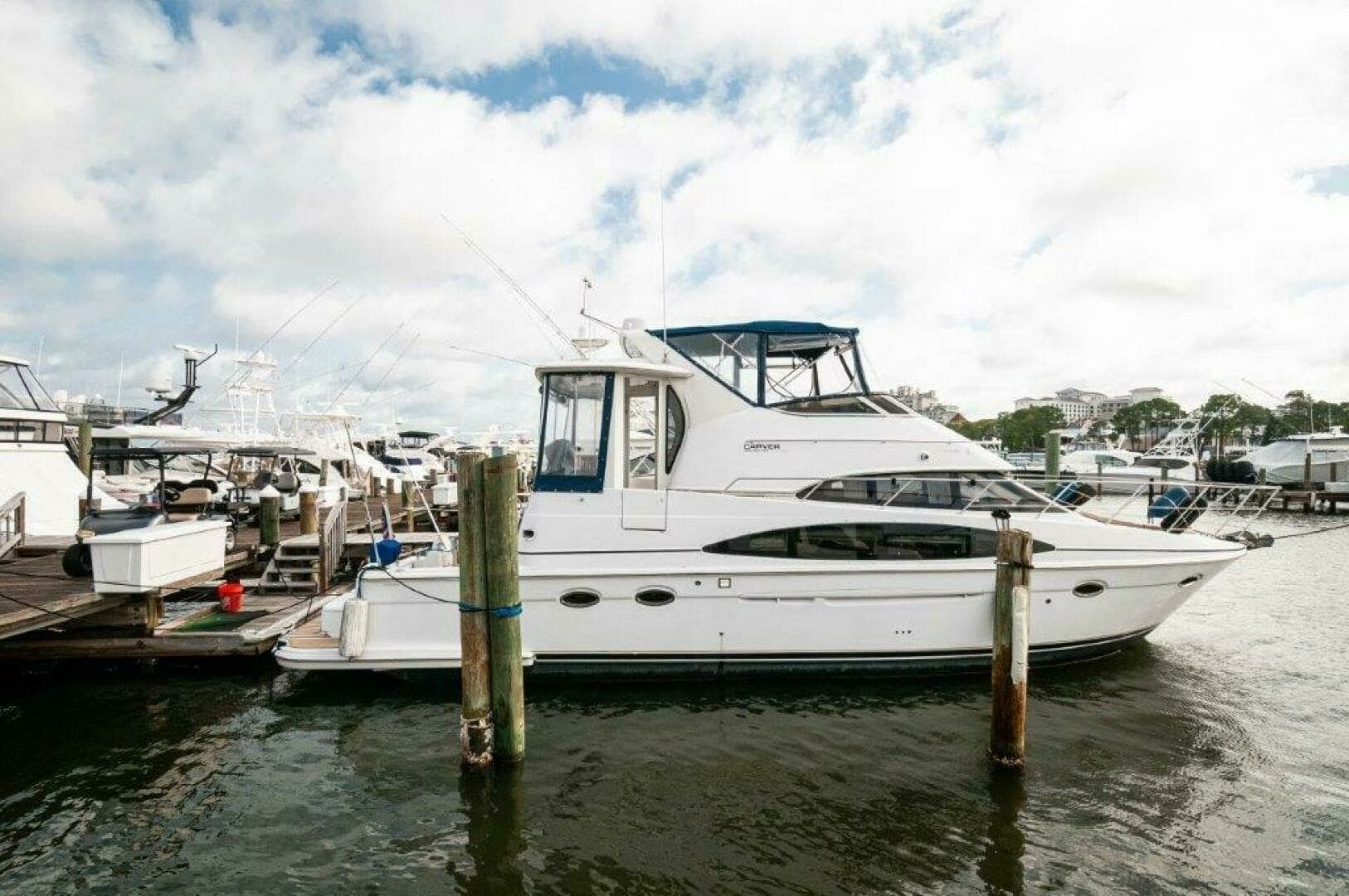 2002 Carver 444 CPMY- Graham's Enterprise 