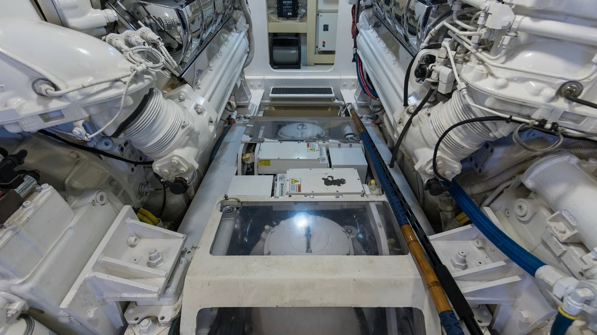 2005 61 Viking Enclosed Bridge Kelkat Engine Room (7)