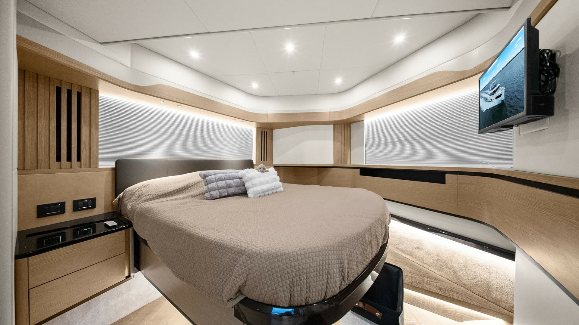 Forward Stateroom with Modern Amenities