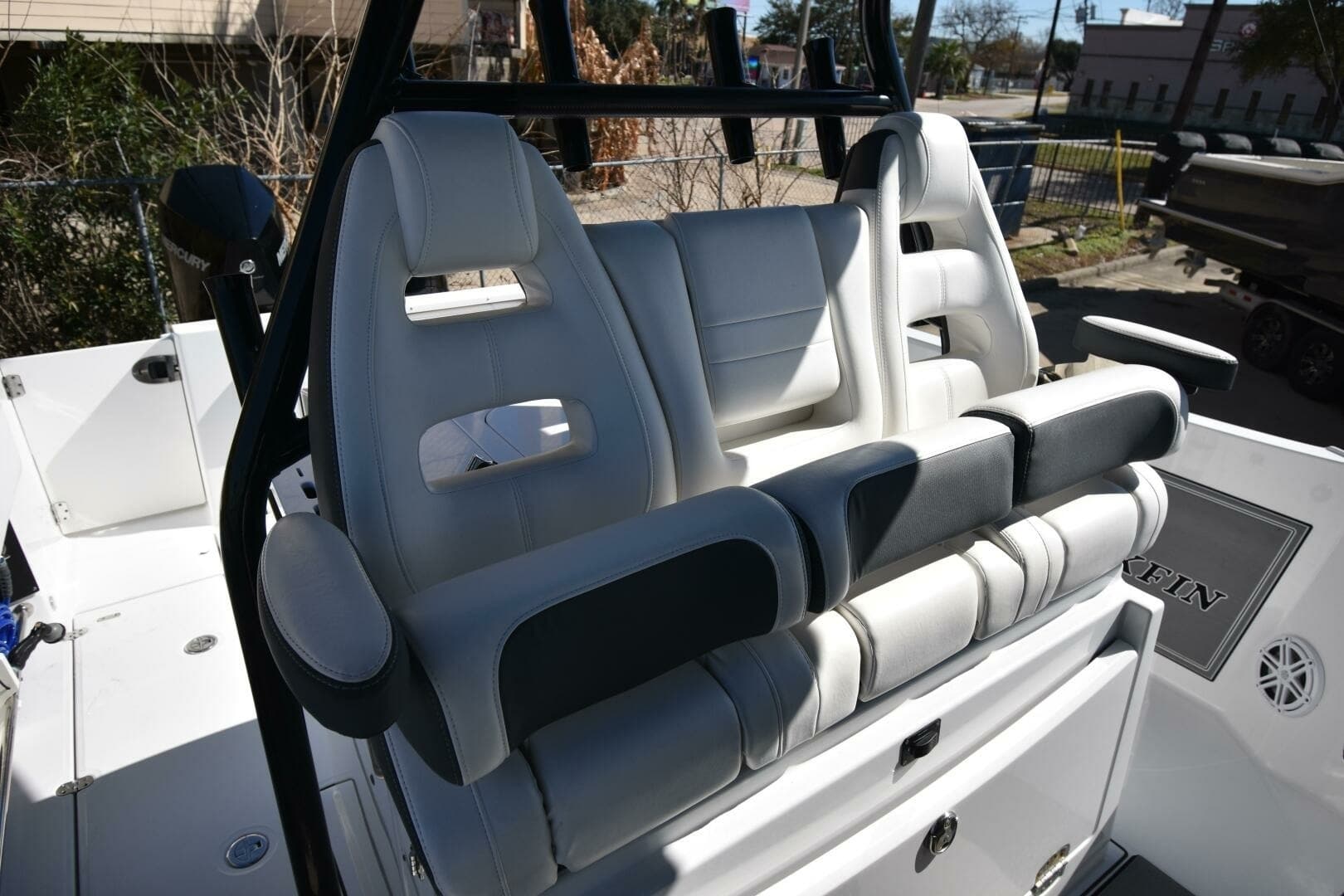 2021 Blackfin 332 