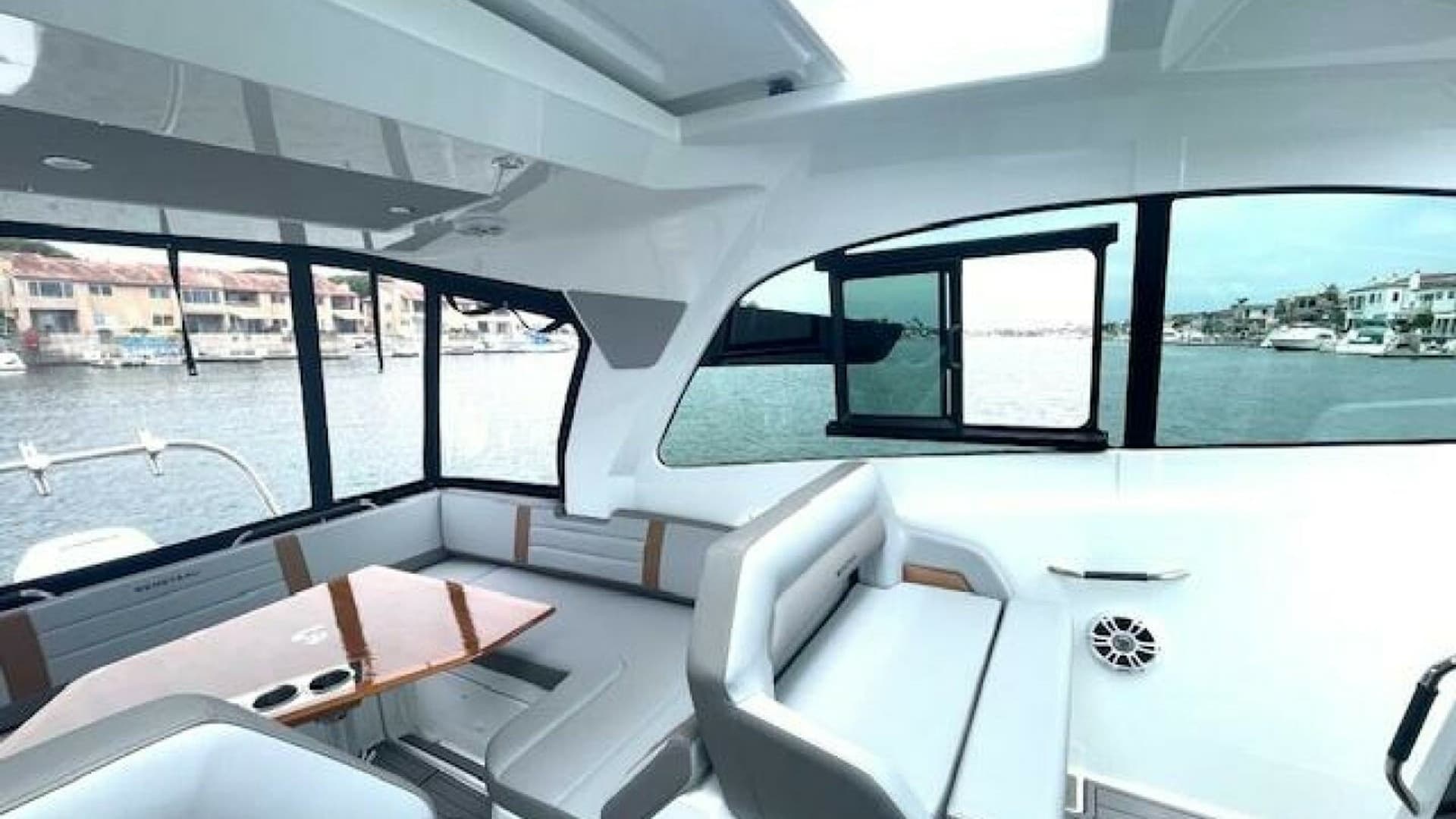 2022 Beneteau 32 Gran Turismo - "FORTUNA": Spacious Cockpit with Panoramic Views