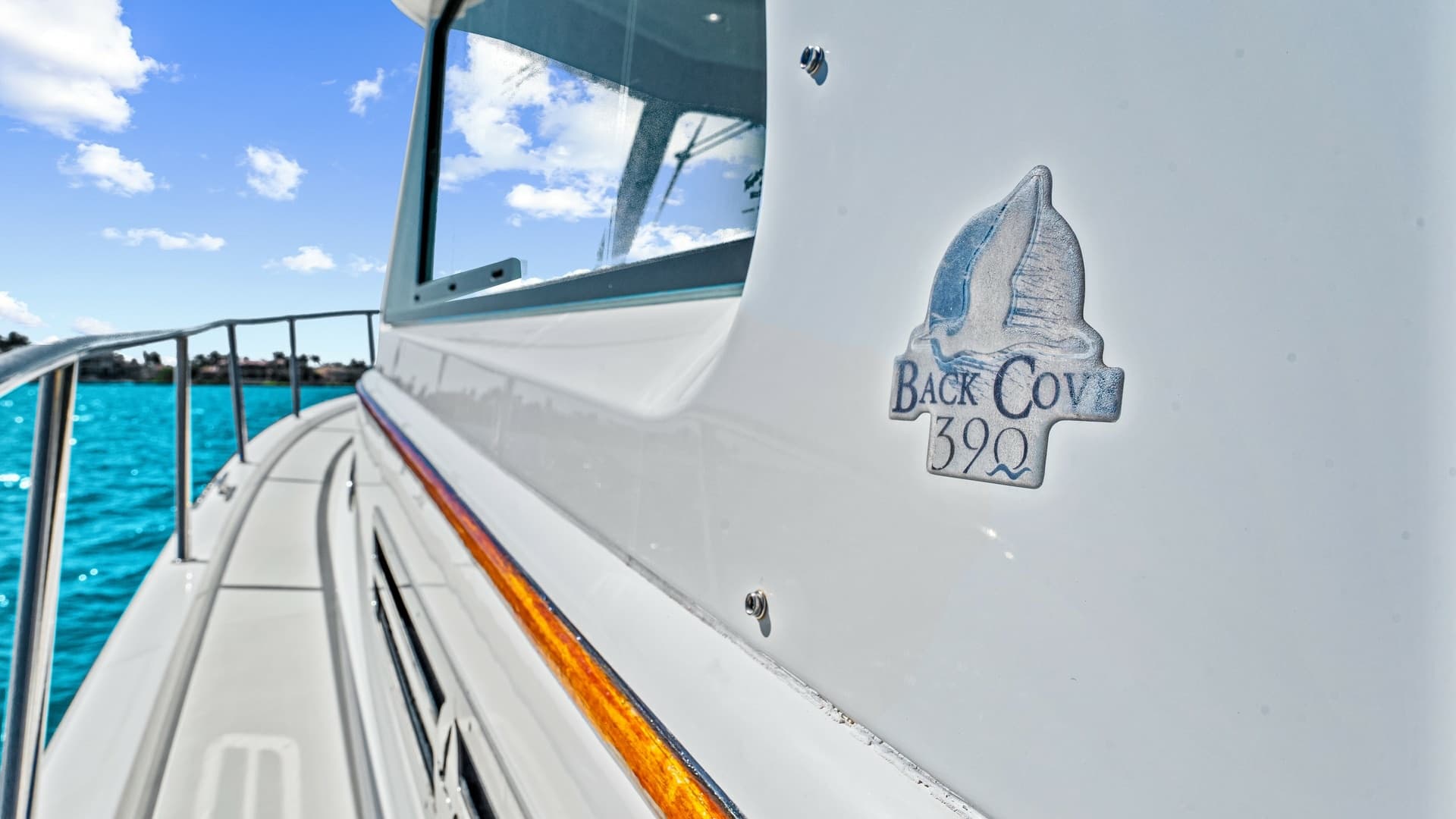Side Deck and Branding Detail