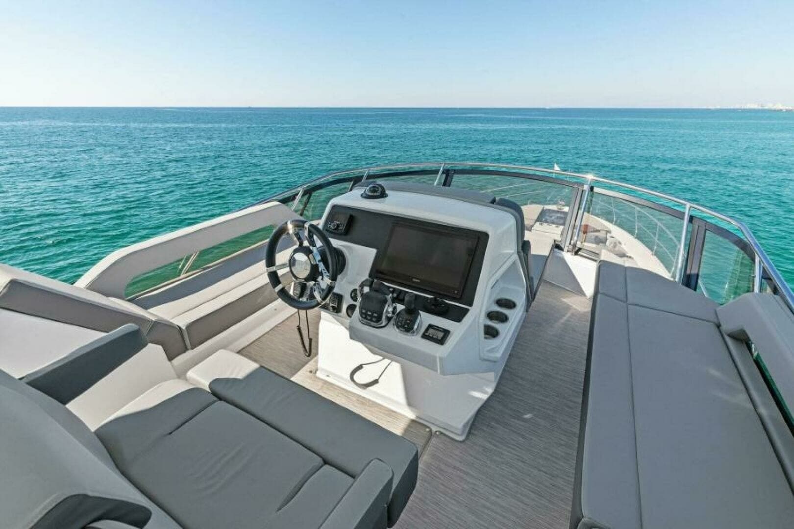 2023 Cruisers Yachts 60 Cantius Fly  Flybridge 1