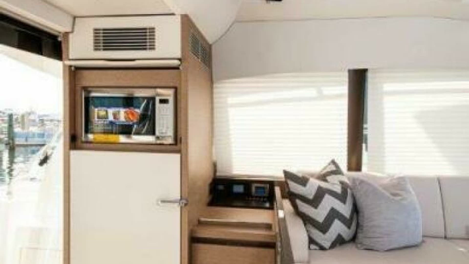 2018 Prestige 460 S