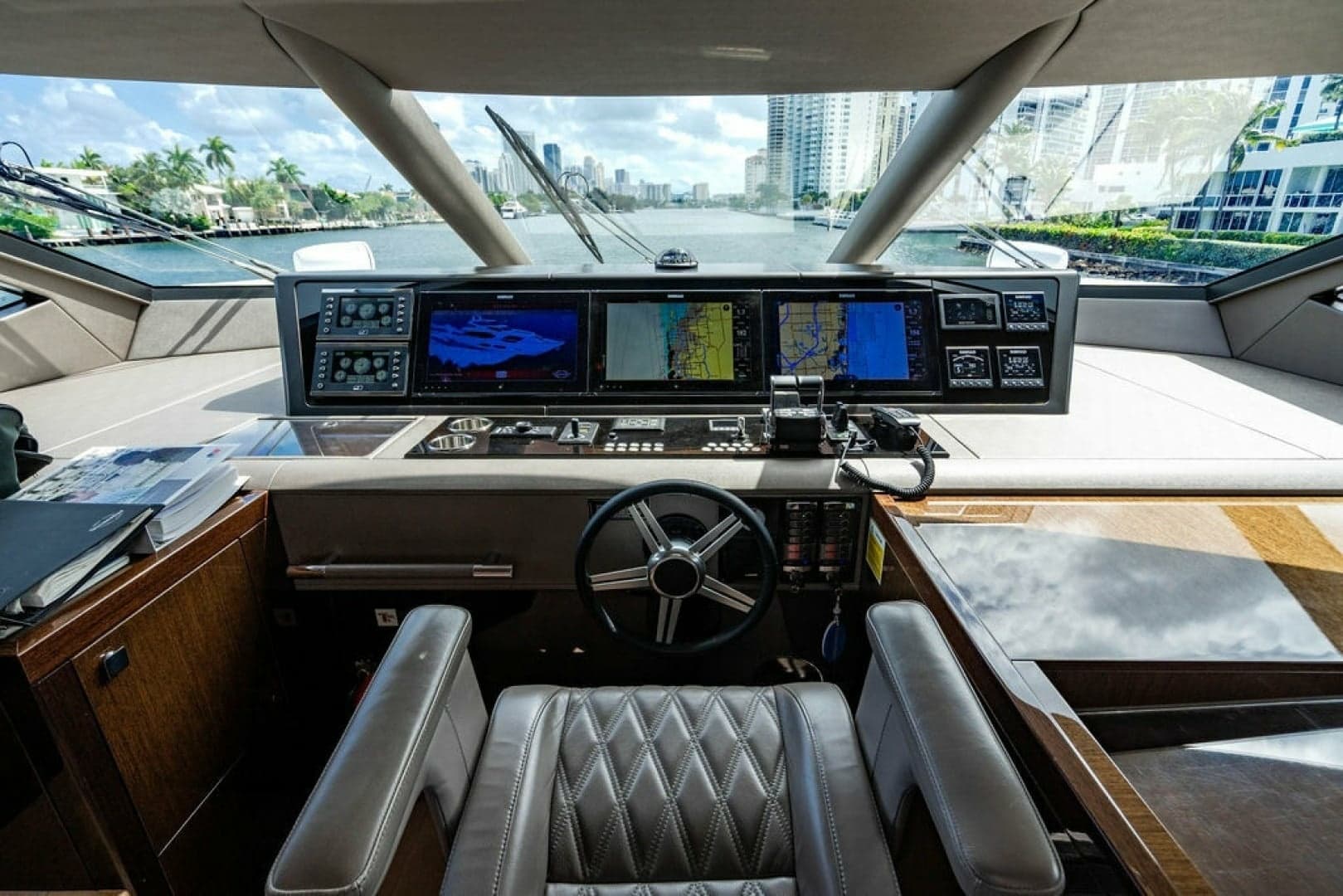 2019 Sunseeker 95 Motor Yacht