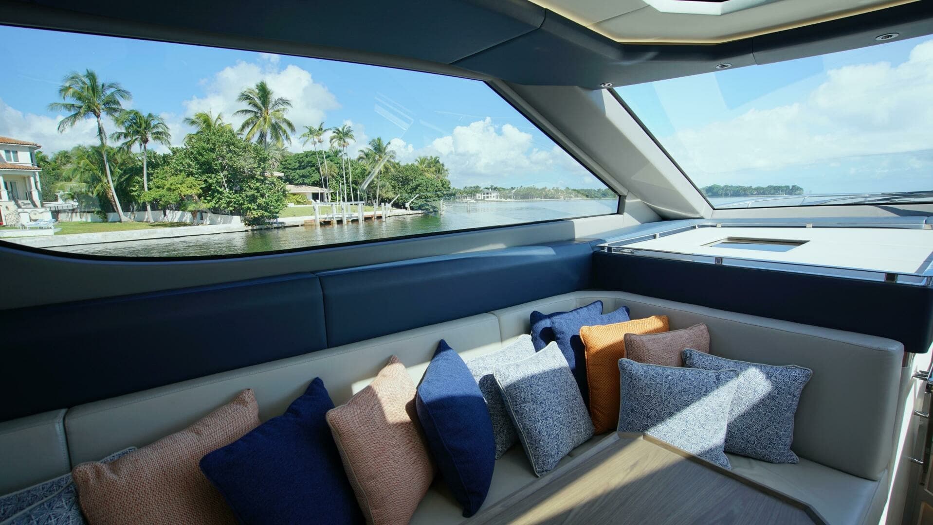 2024 Uniesse HTC5P
