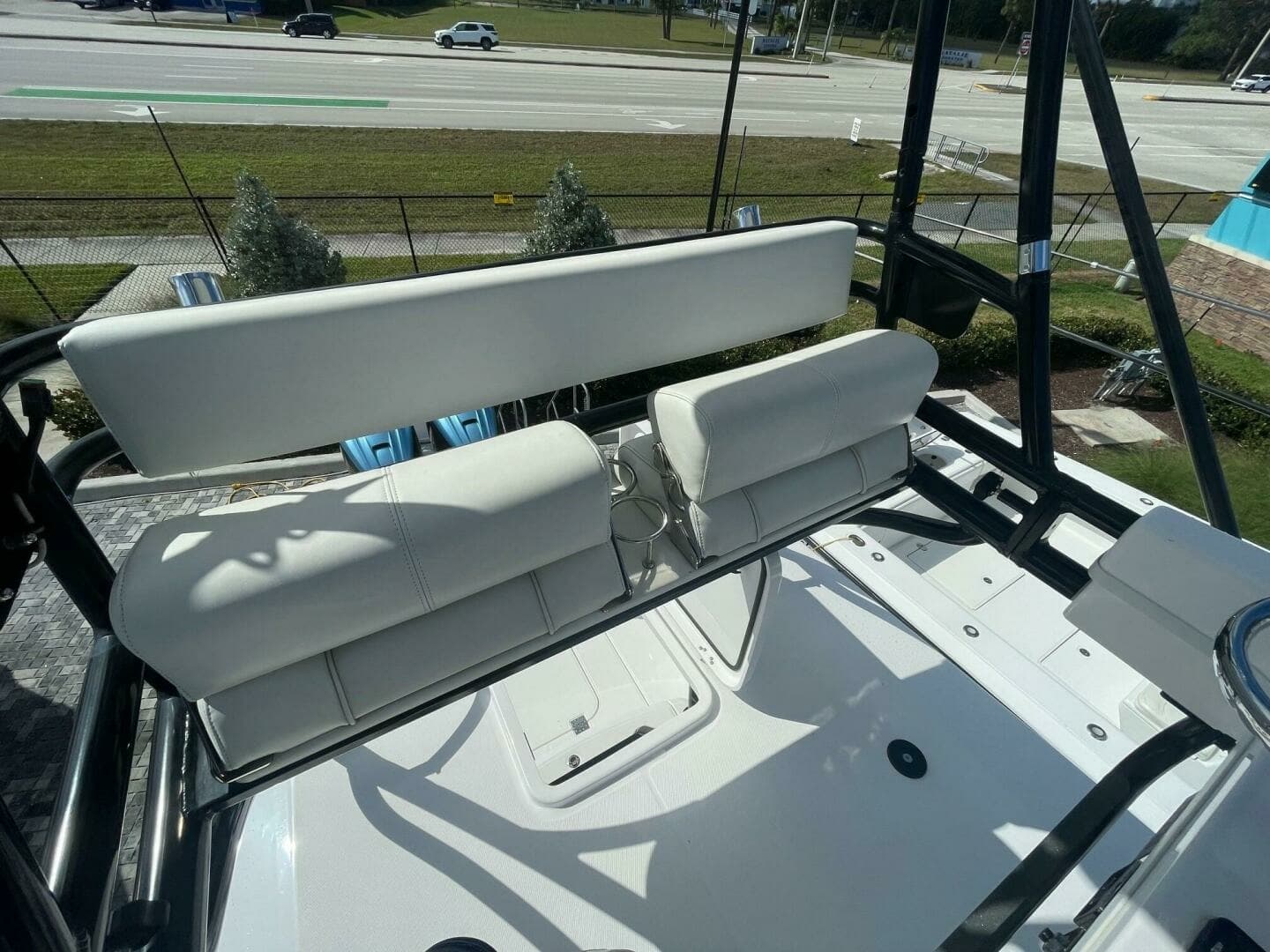 Everglades 335 Center Console -