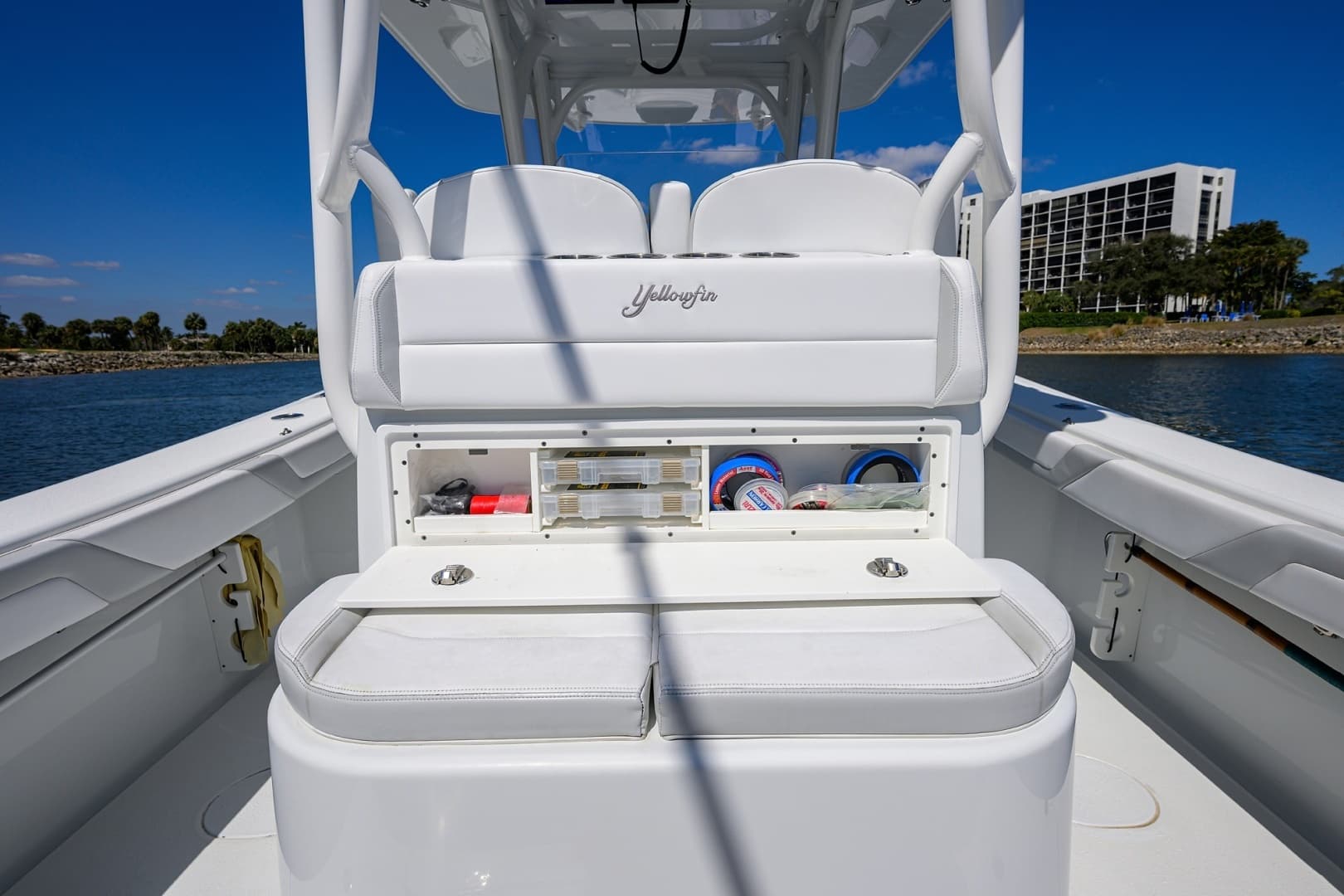 Yellowfin 34 - Cockpit