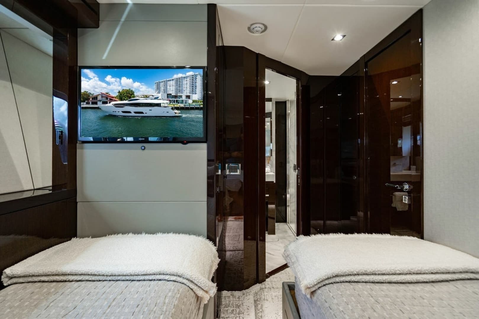 2019 Sunseeker 95 Motor Yacht