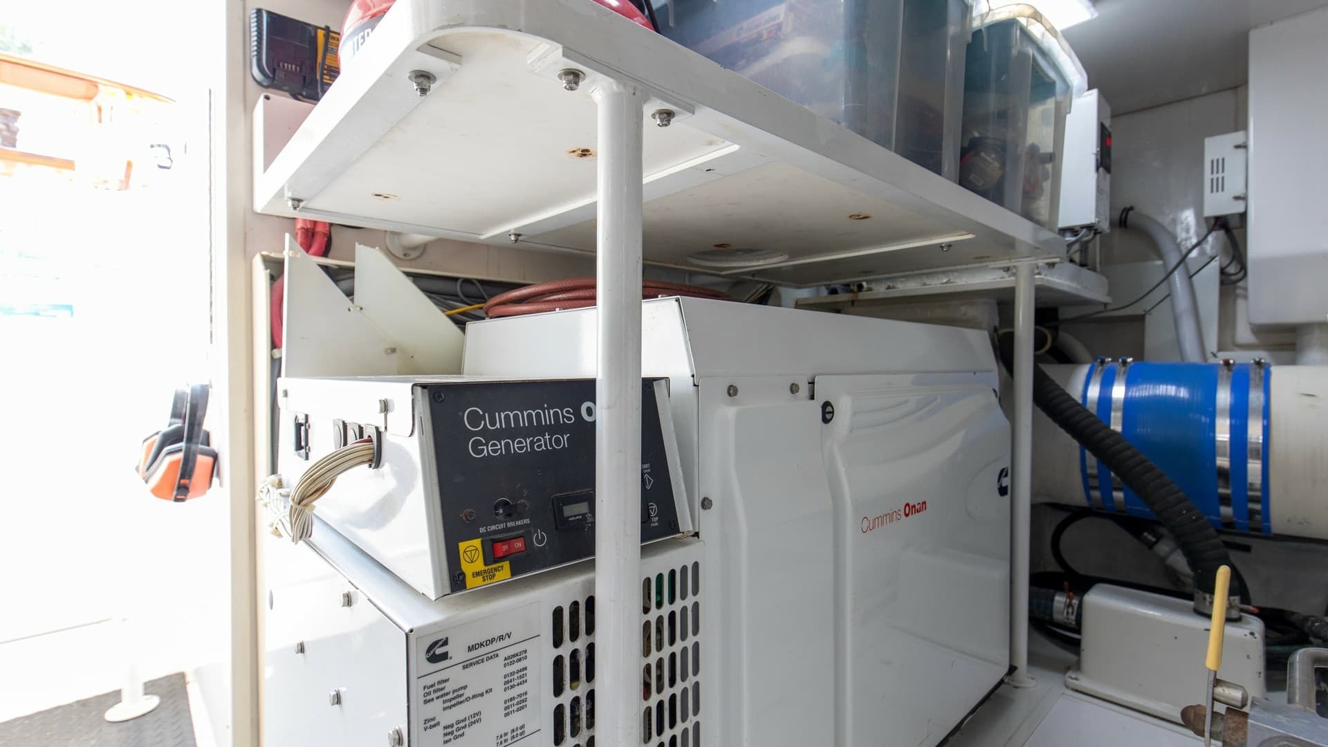 2007 64 Viking Enclosed Bridge Reel Blues Engine Room (3)