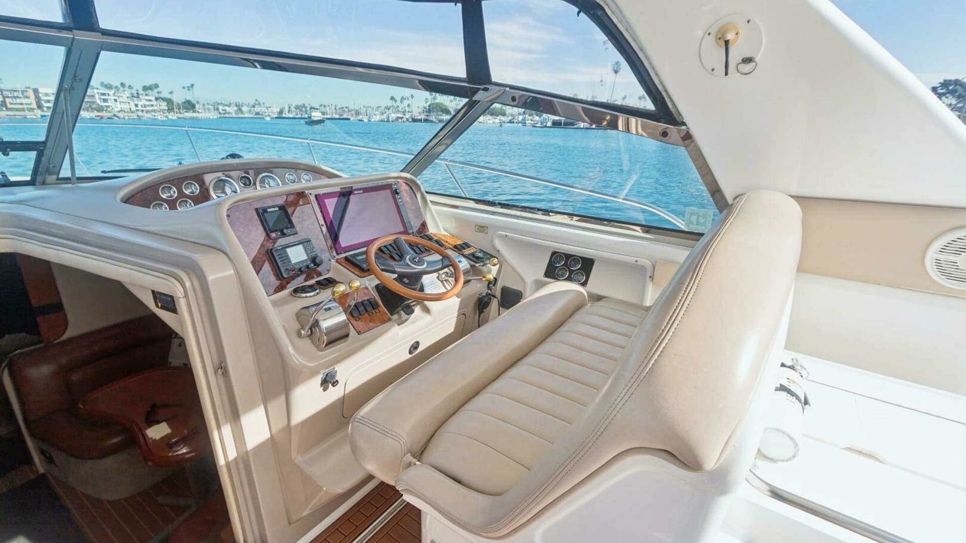 2000 Sea Ray 370 Express Cruiser "Sandie Lee" - Helm Station