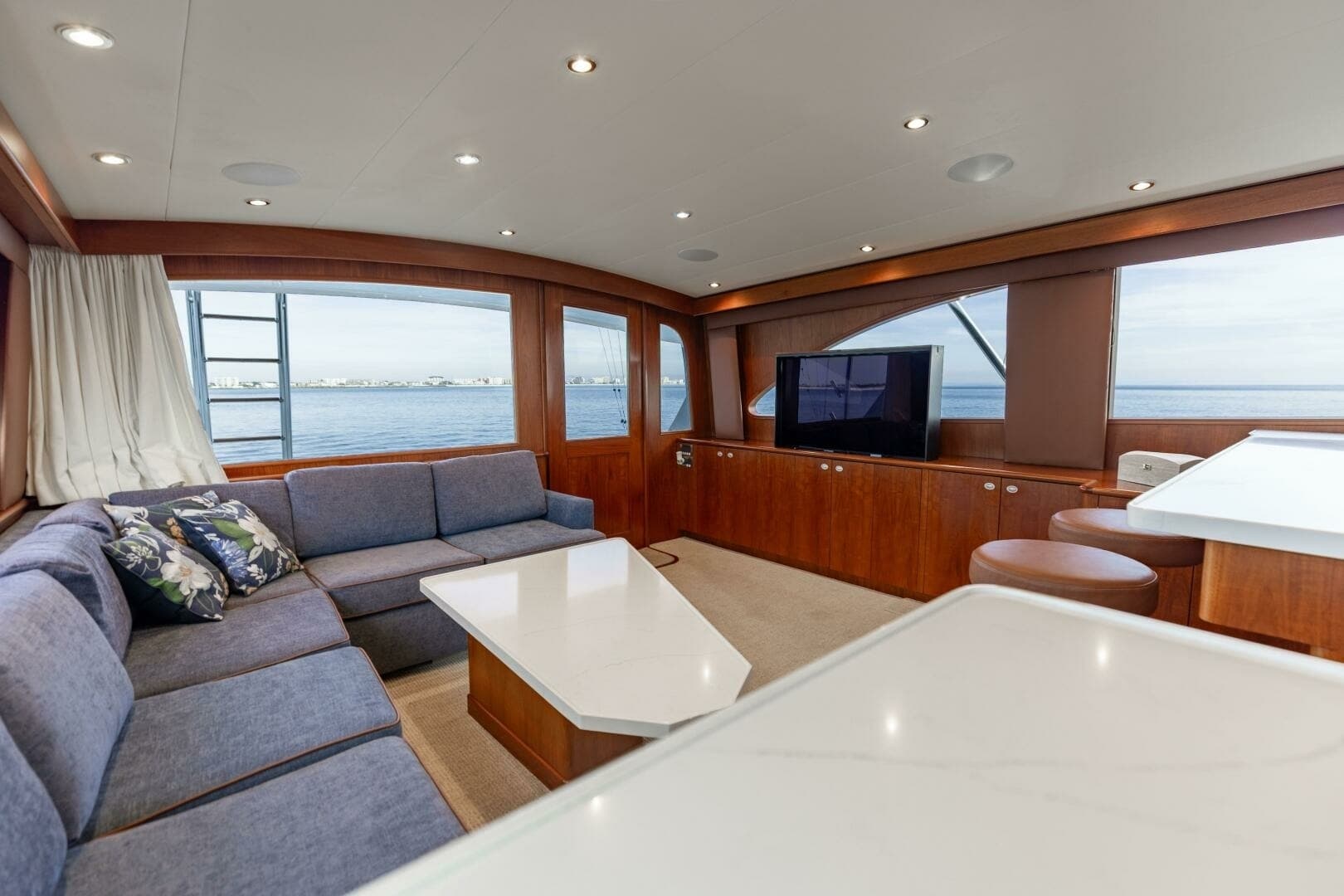 2006 Jim Smith 68 Convertible- Salon