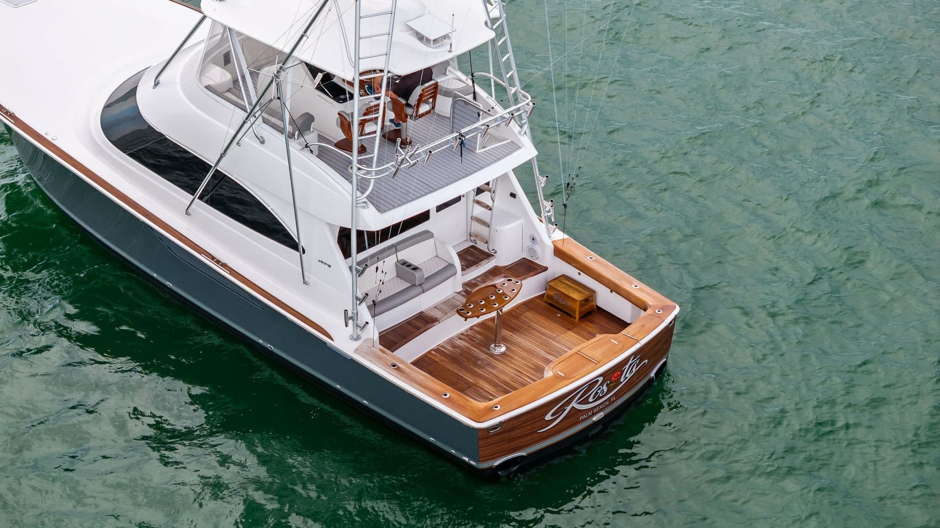 Aft Deck and Flybridge View