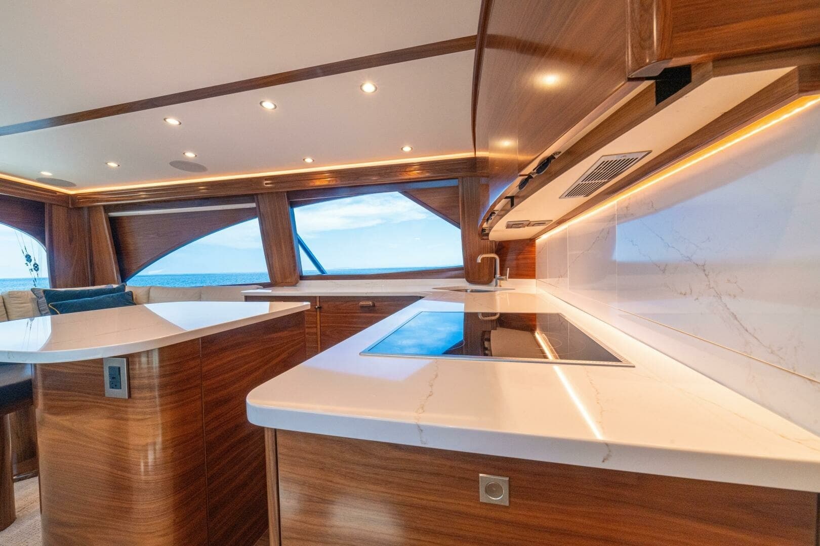 2025 Viking 58 Convertible GAME ON