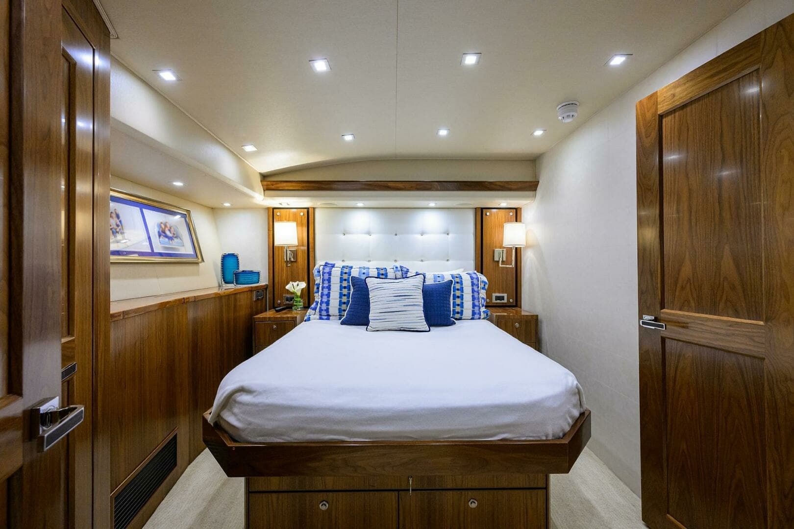 Viking 92 CHINA TIME - Starboard Guest Stateroom