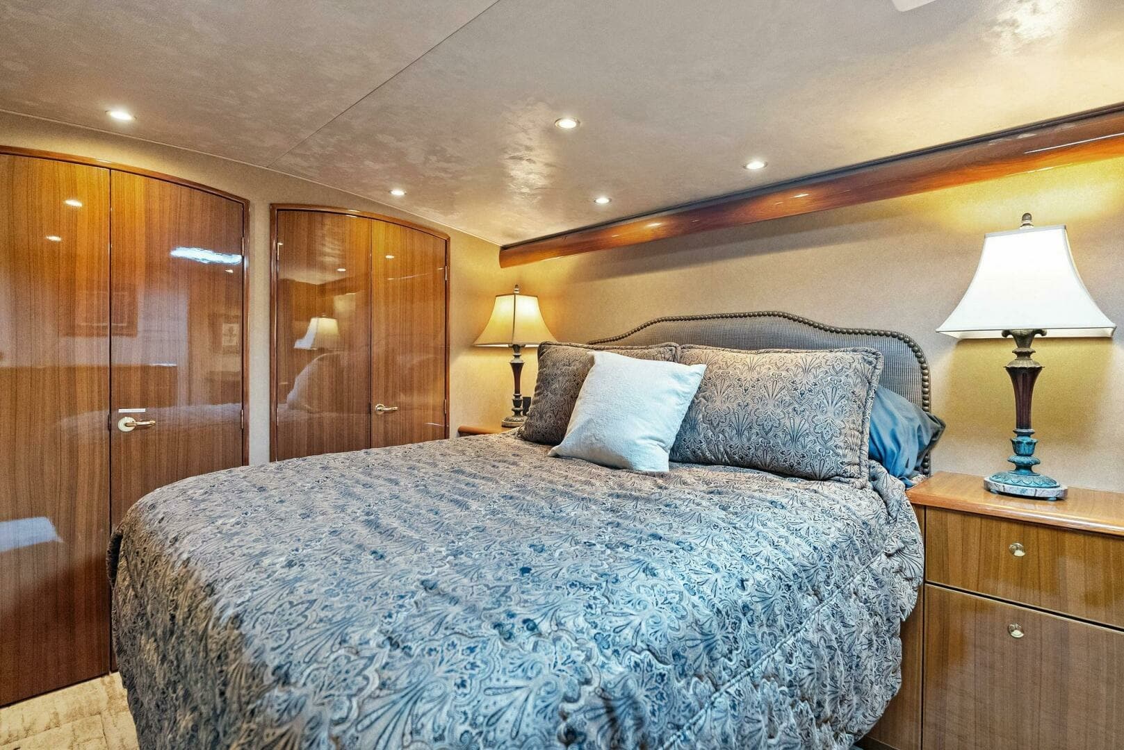 2006 Viking 61 Convertible KNOT ON CALL Master Stateroom