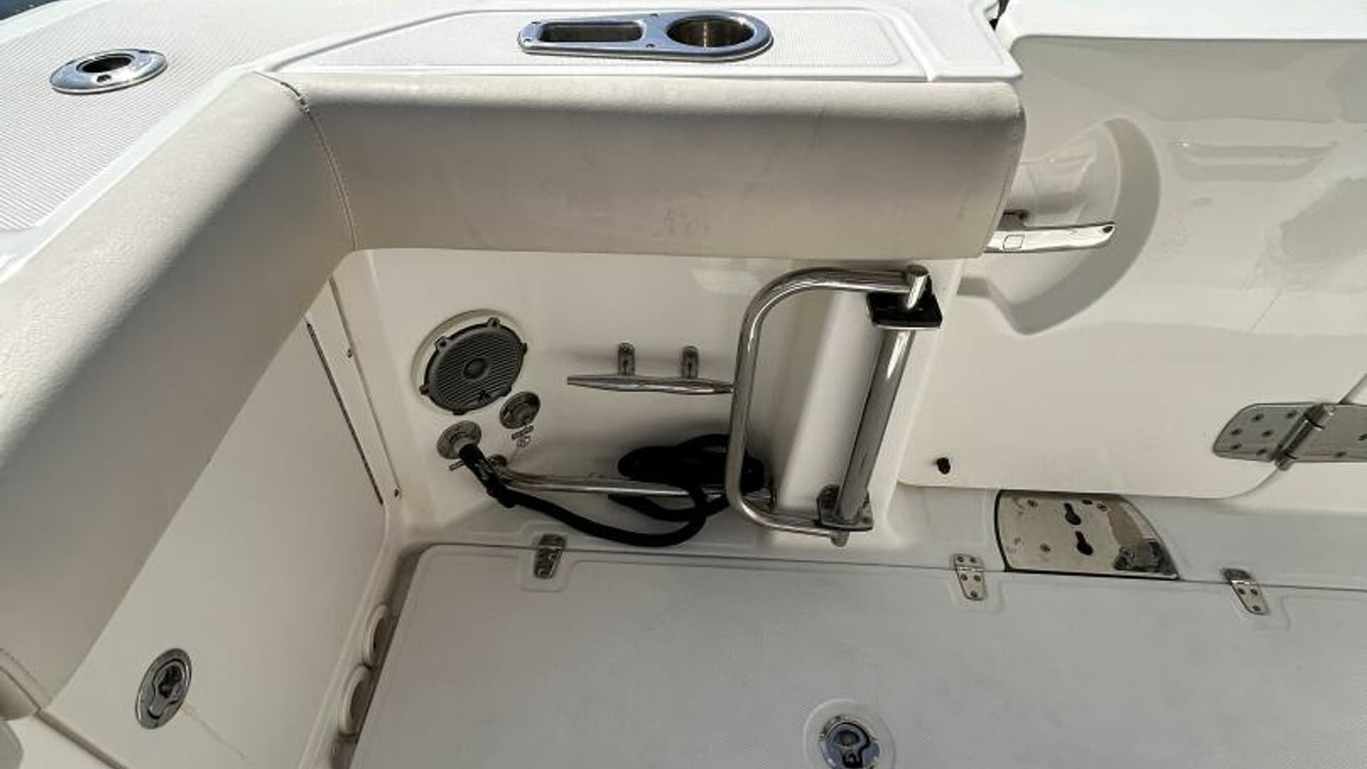 2017 33 Boston Whaler 330 Outrage Port Dive Door (1)