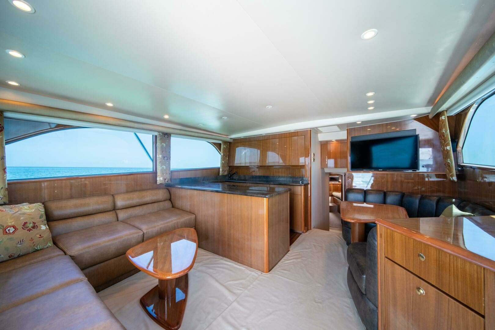 2006 Viking 52 Convertible