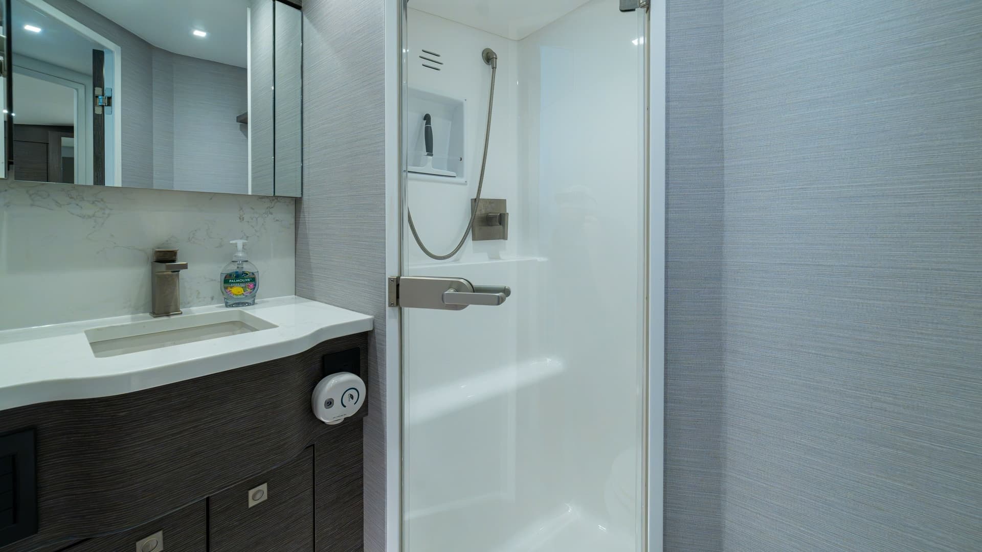 Elegant Ensuite Bathroom