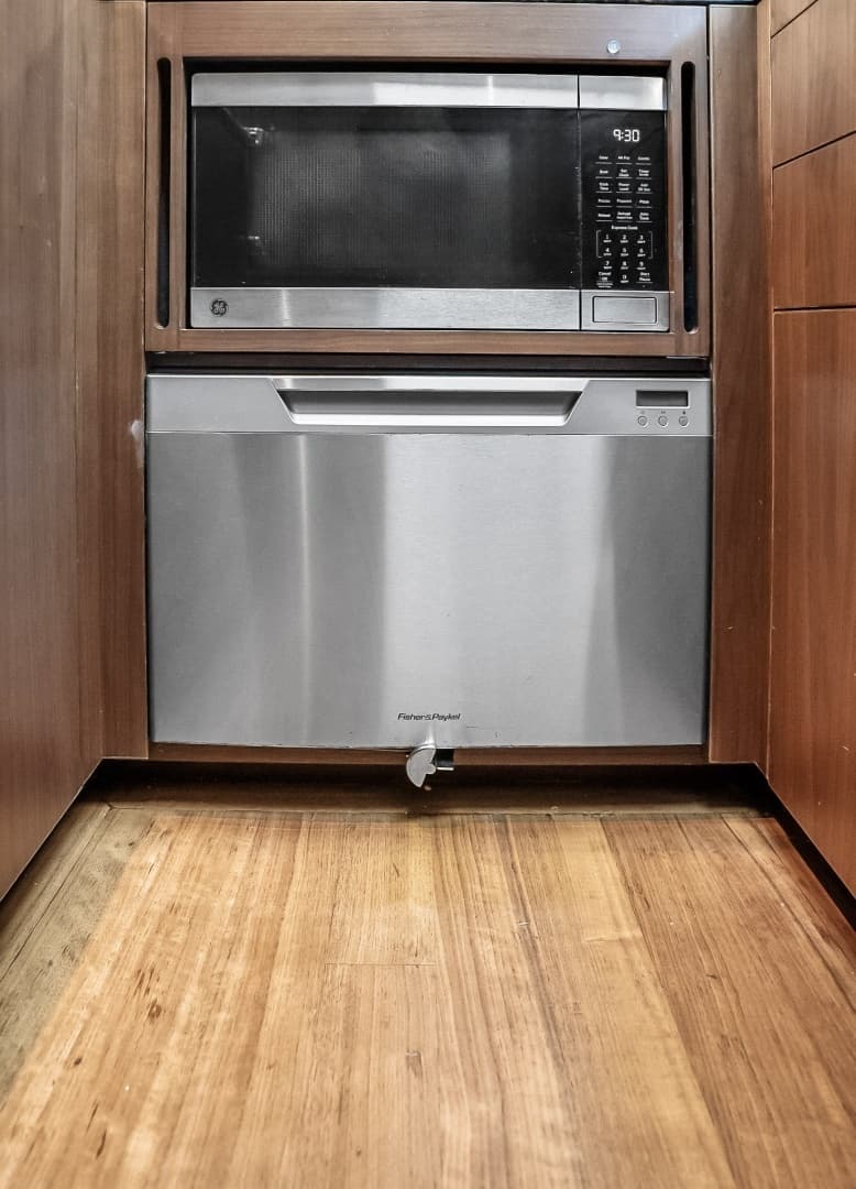 2016 Princess V58-HAPPY HOUR- Galley