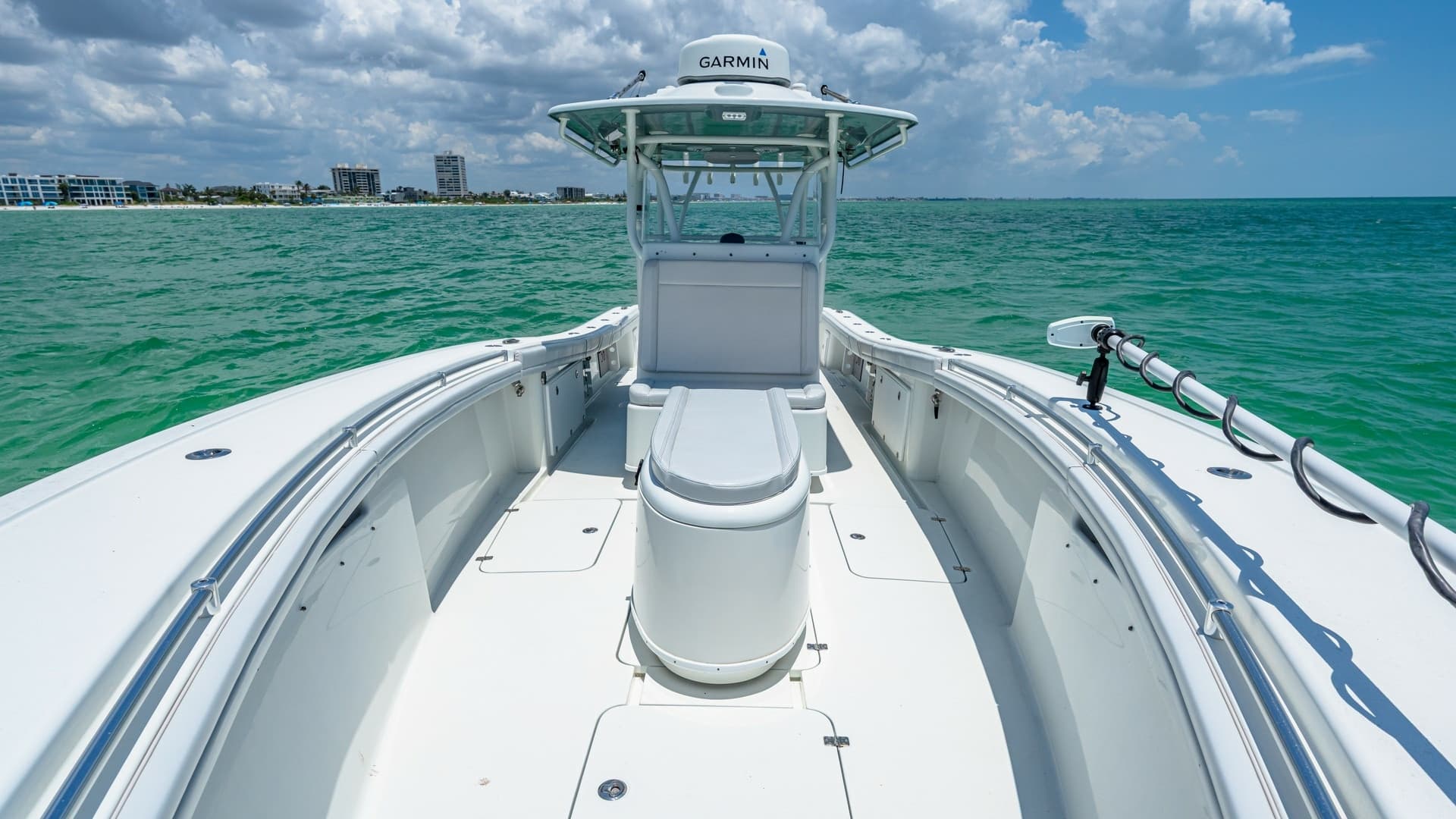 Spacious Bow with Seating