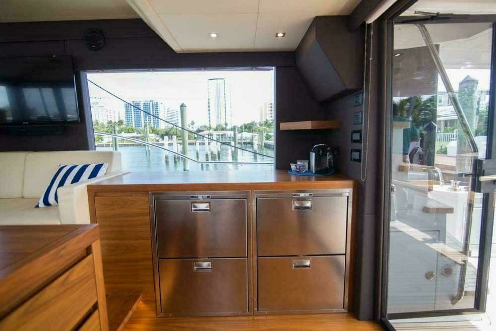 2019 Sundeck Yachts 580 Sport