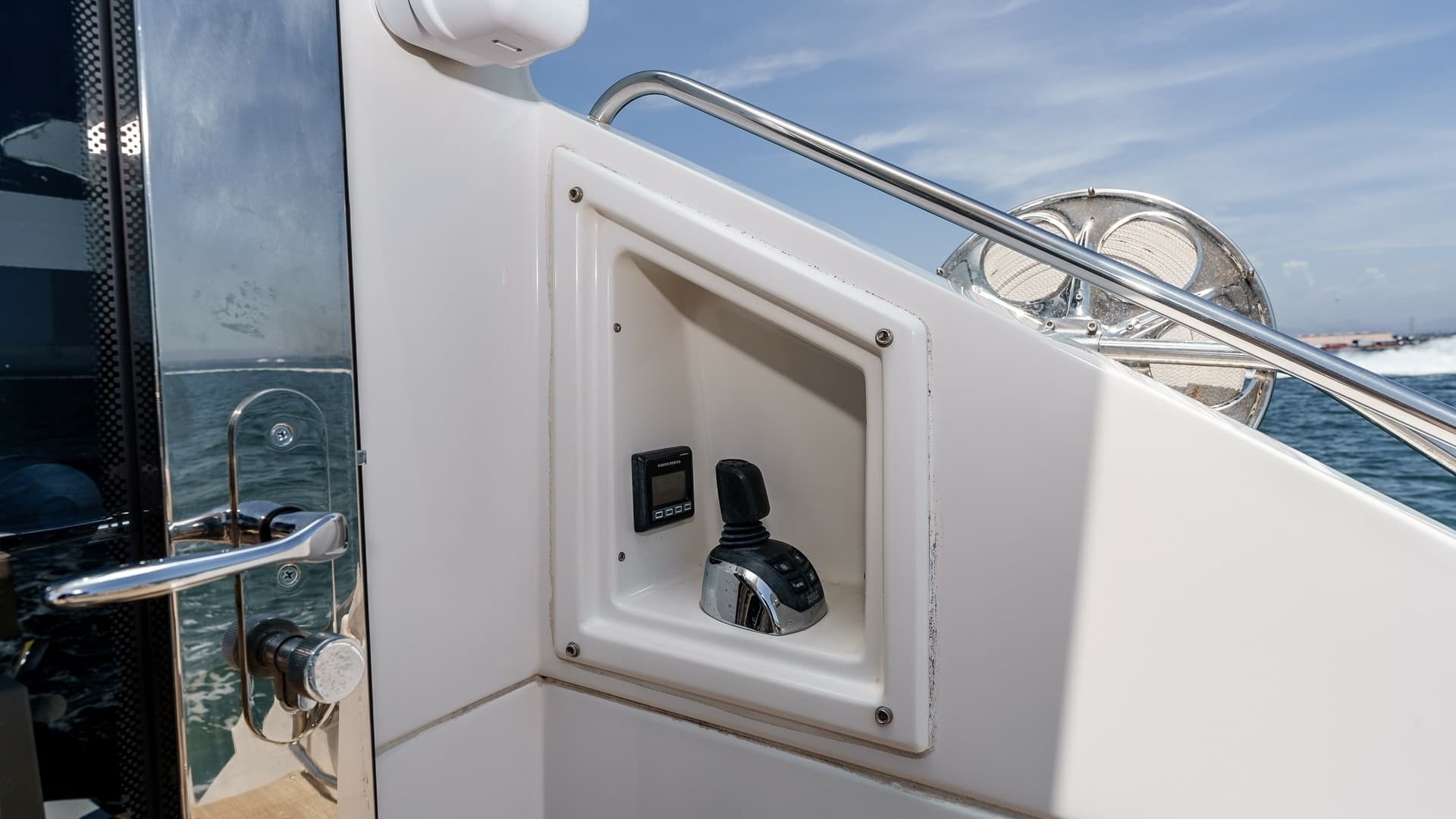 2017 Cruisers 60 Cantius, 'Rising Star' - Cockpit Control Station
