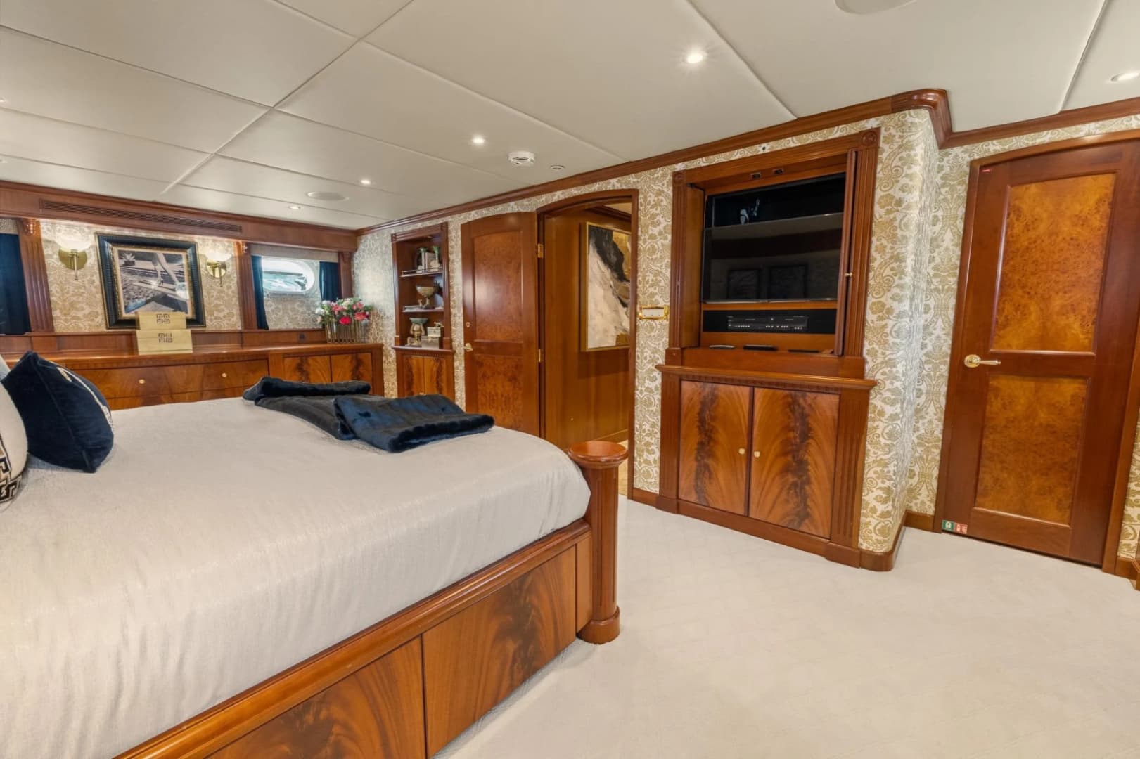 1999 Trinity Yachts Raised Pilothouse