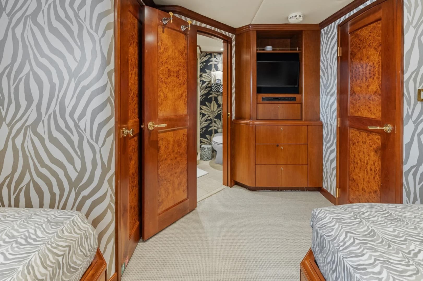 1999 Trinity Yachts Raised Pilothouse