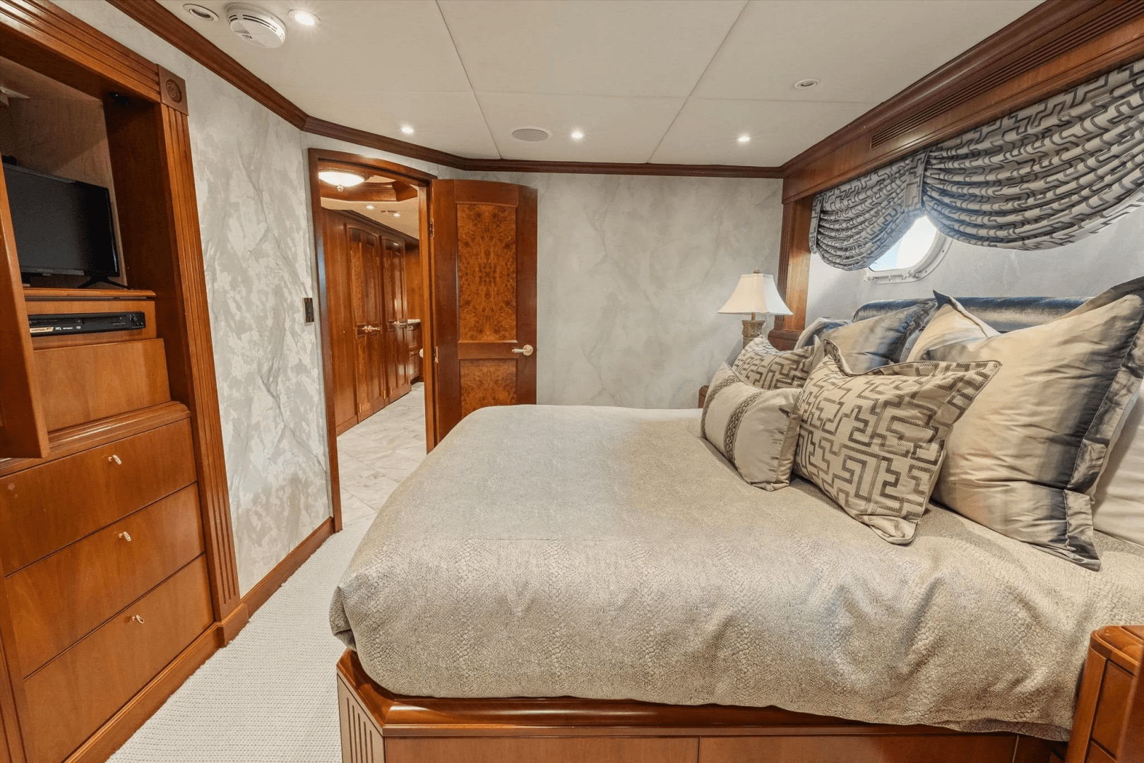 1999 Trinity Yachts Raised Pilothouse