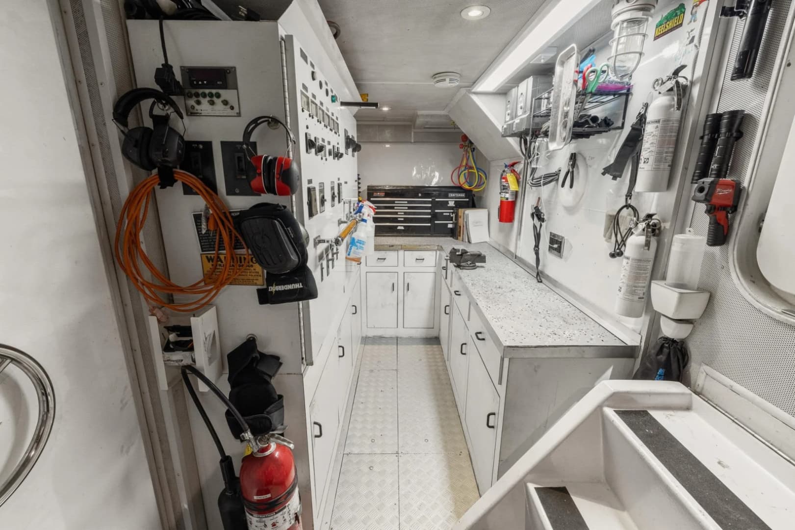 1999 Trinity Yachts Raised Pilothouse