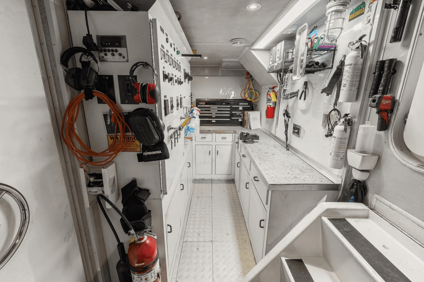 1999 Trinity Yachts Raised Pilothouse