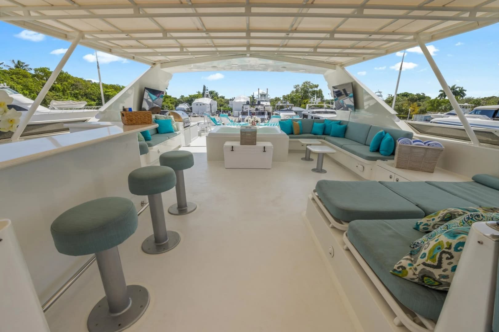 1999 Trinity Yachts Raised Pilothouse