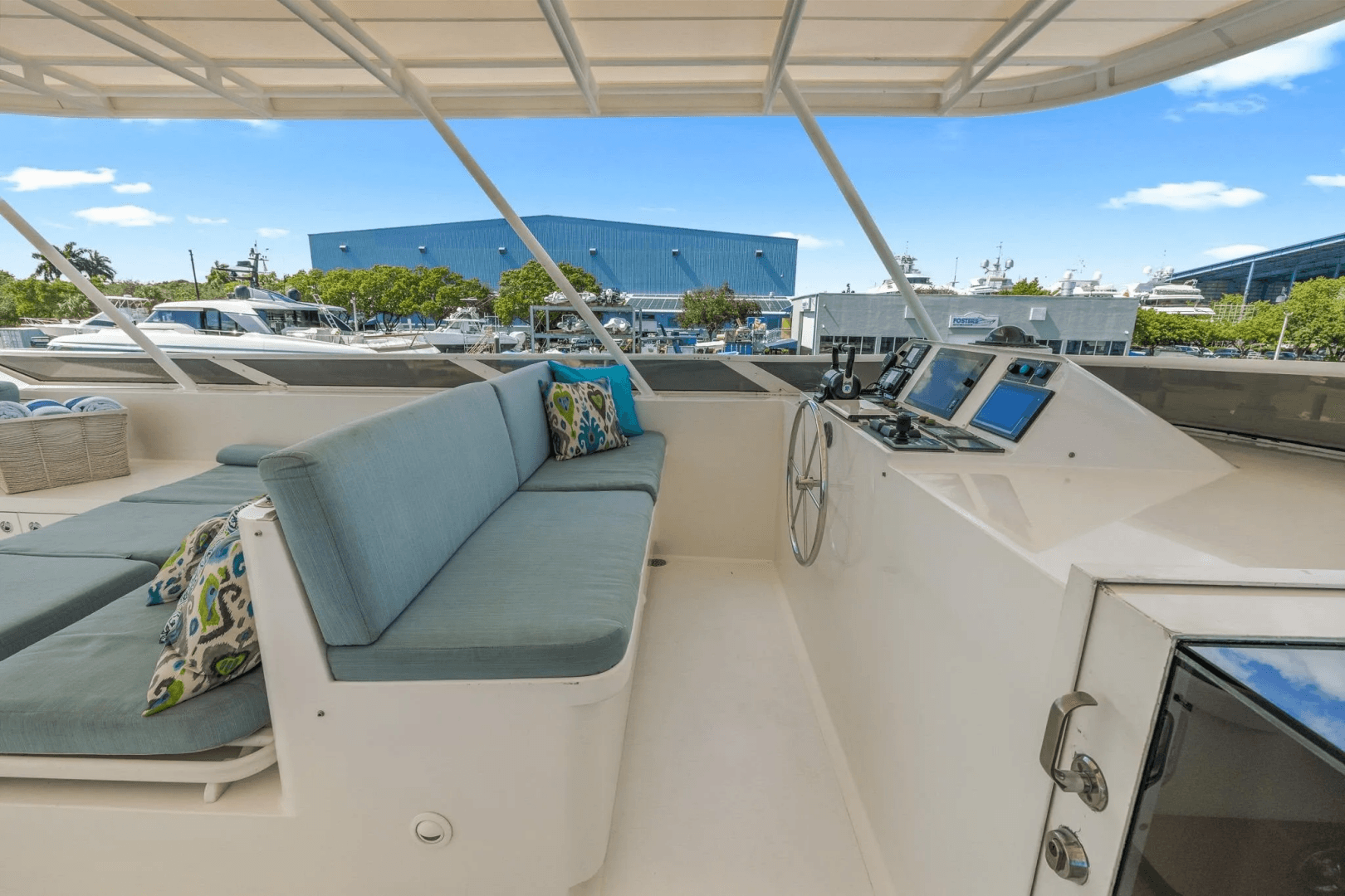 1999 Trinity Yachts Raised Pilothouse