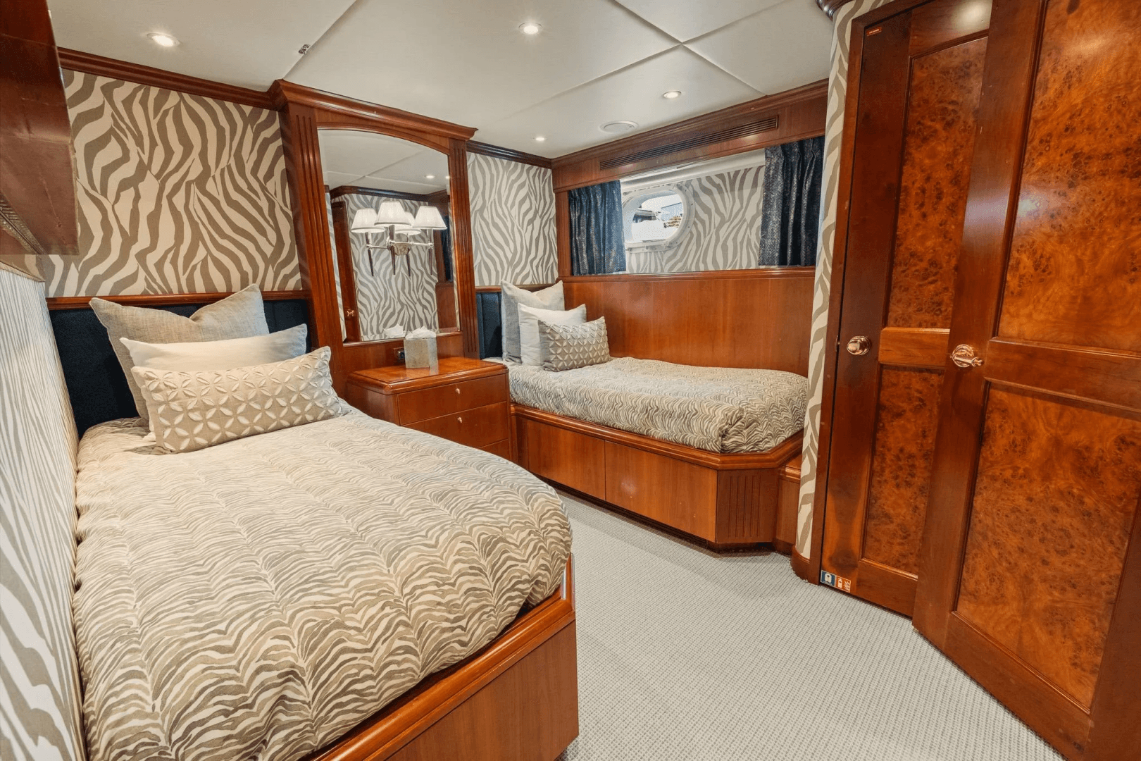1999 Trinity Yachts Raised Pilothouse