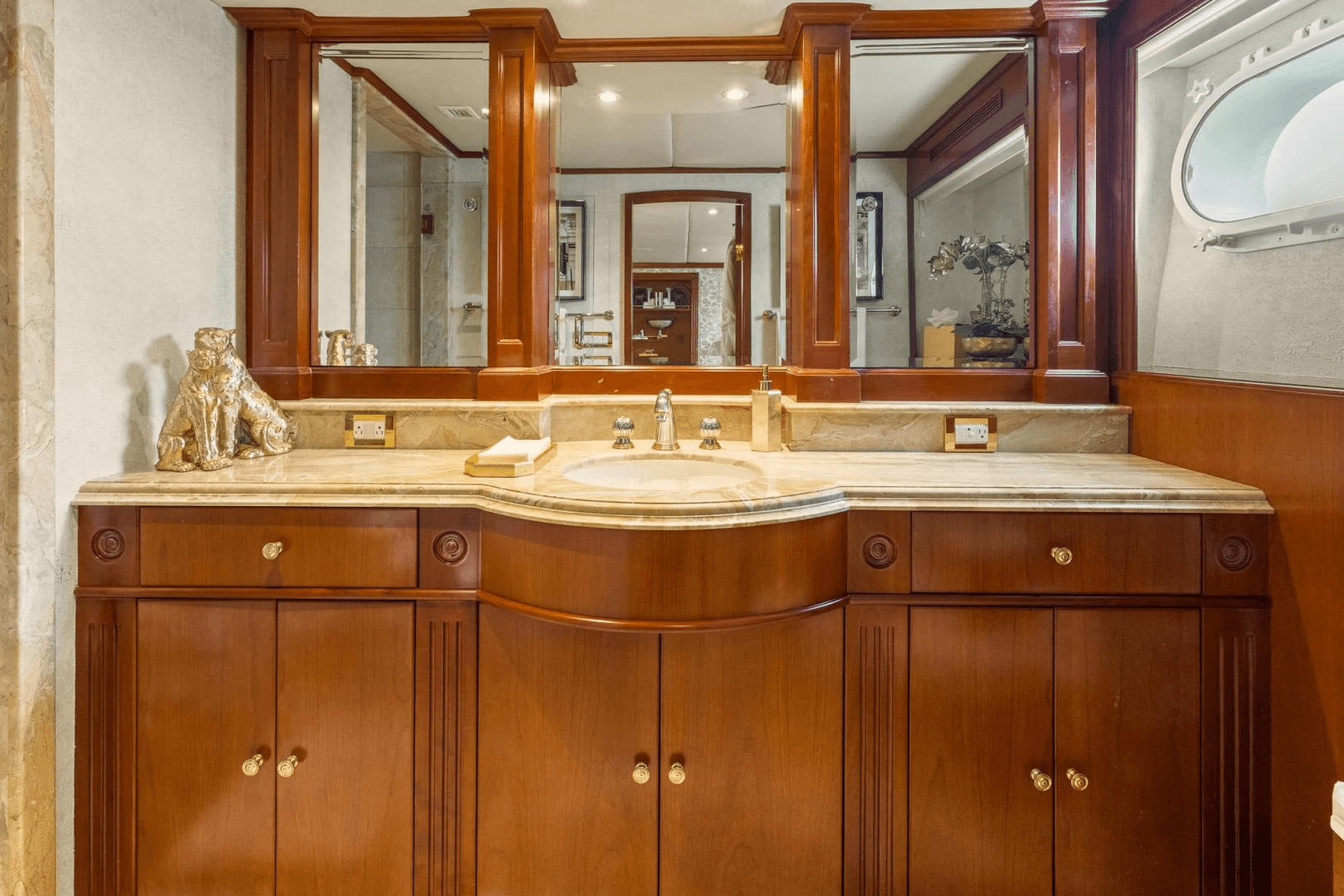 1999 Trinity Yachts Raised Pilothouse