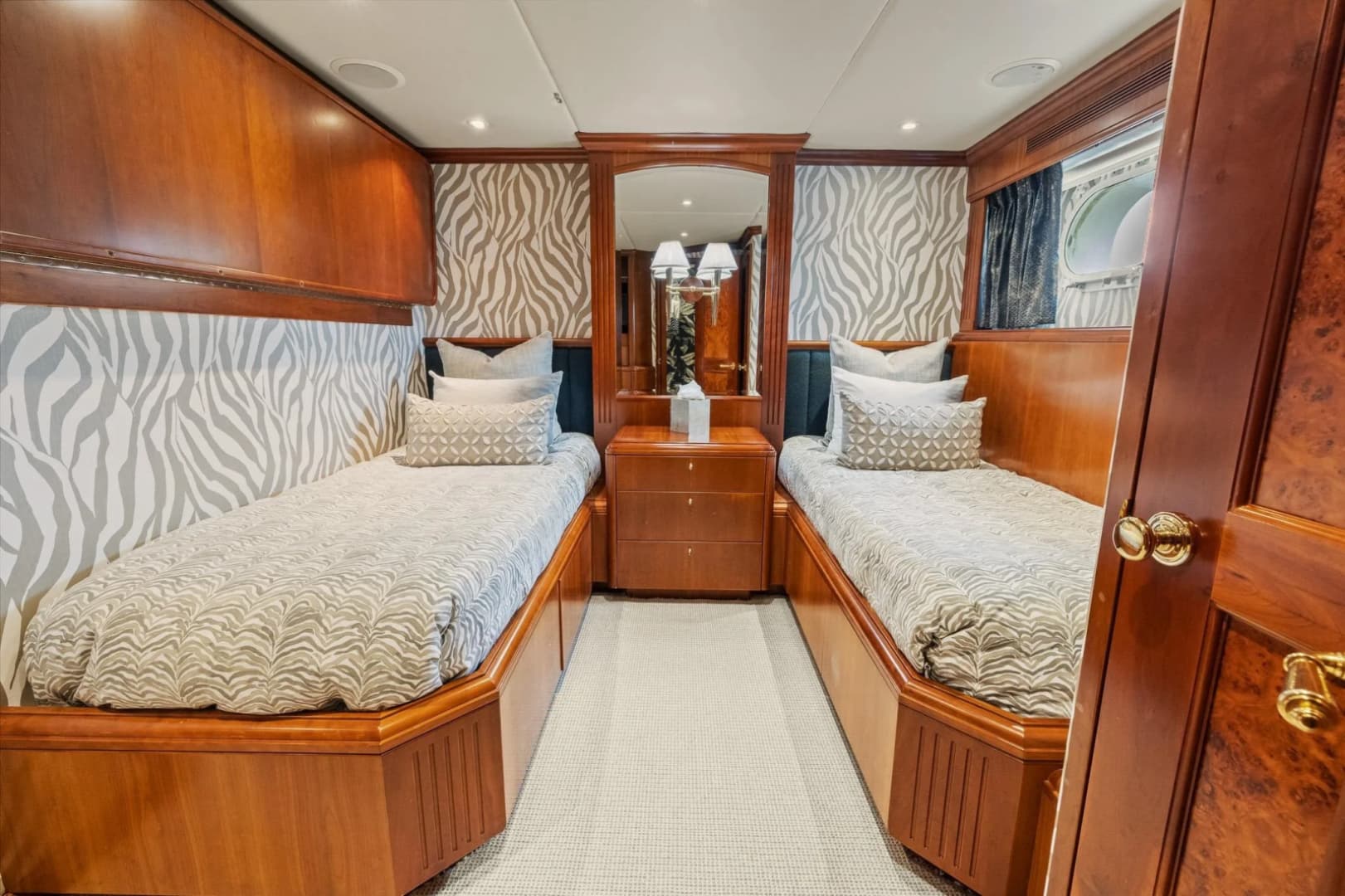 1999 Trinity Yachts Raised Pilothouse