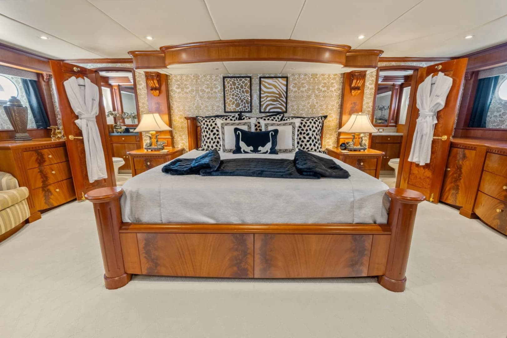 1999 Trinity Yachts Raised Pilothouse