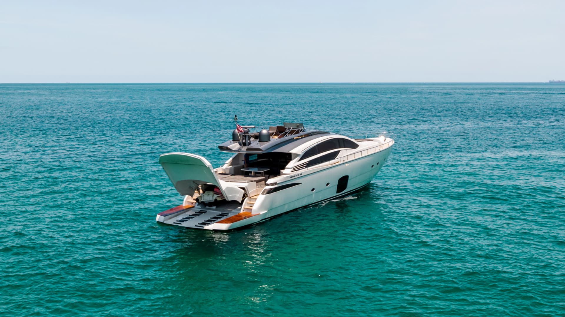 2017 Pershing 82 VHP