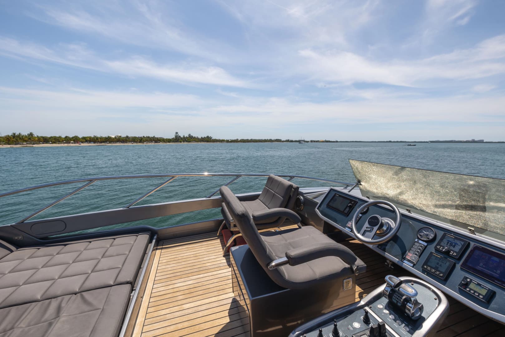 2017 Pershing 82 VHP