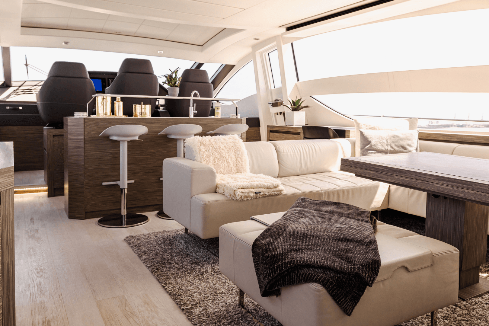 2017 Pershing 82 VHP