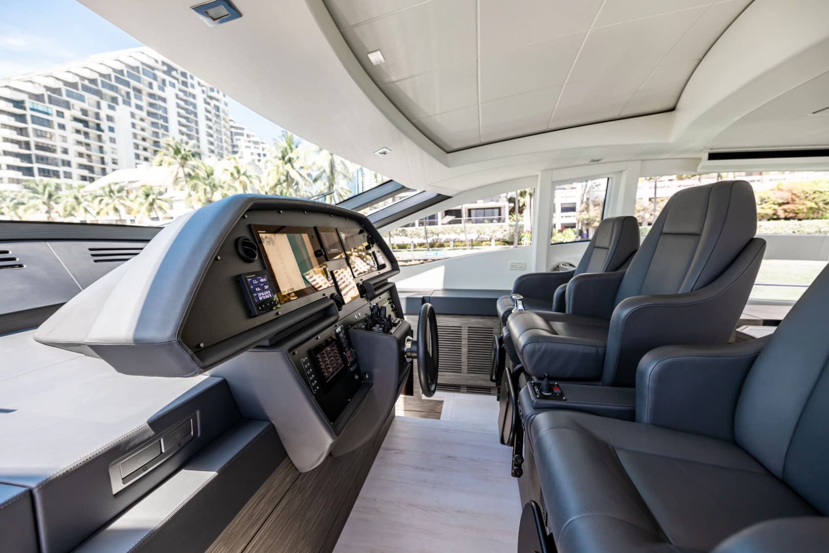2017 Pershing 82 VHP